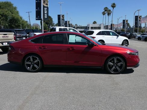 Used 2024 Honda Accord Sport image 3