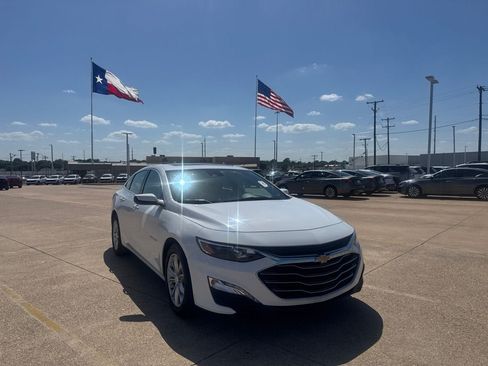 Used 2024 Chevrolet Malibu LT FWD image 2