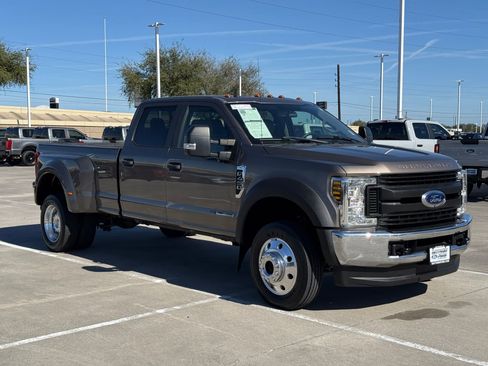 Used 2019 Ford F450 XL w/ Power Equipment Group image 6