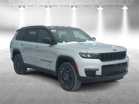 New 2025 Jeep Grand Cherokee L Limited image 2