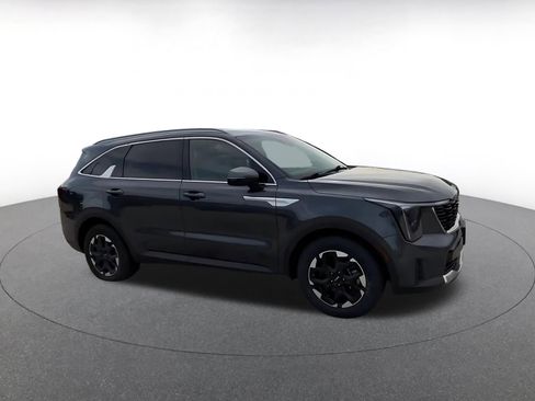 Used 2024 Kia Sorento S FWD image 2