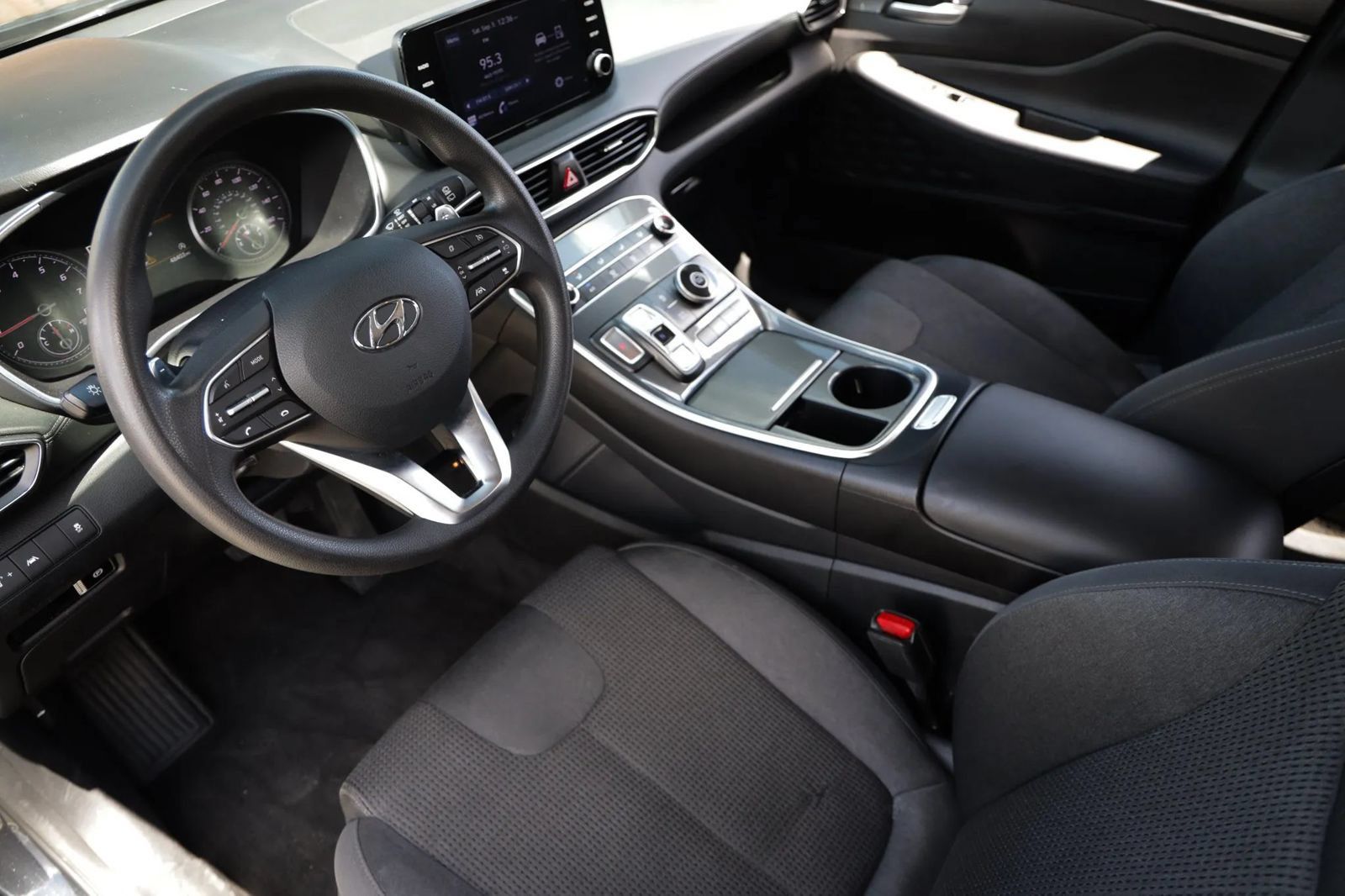 Used 2021 Hyundai Santa Fe SEL FWD image 17