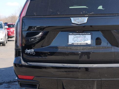 Used 2023 Cadillac Escalade Sport w/ LPO, ONYX Package image 10