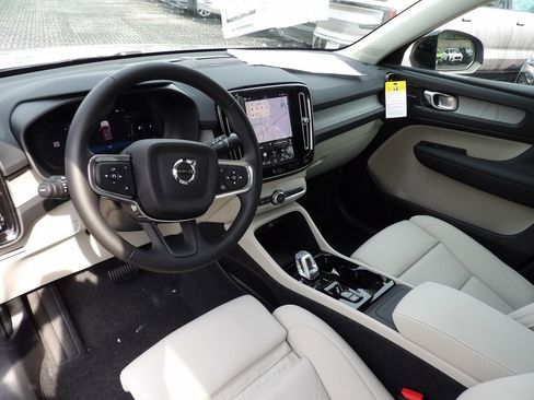New 2026 Volvo XC40 B5 Ultra w/ Protection Package Premier AWD/4WD image 15