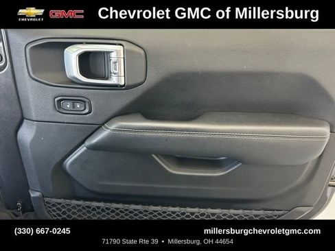 Used 2020 Jeep Wrangler Unlimited Sahara w/ Dual Top Group AWD/4WD image 32