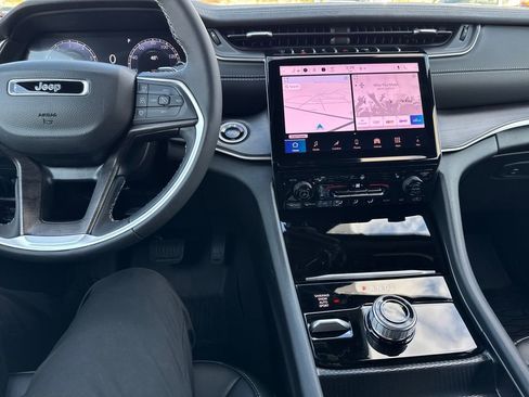 Certified 2025 Jeep Grand Cherokee Limited w/ Trailer Tow Package image 21