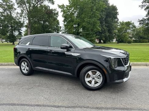 New 2026 Kia Sorento LX FWD image 2