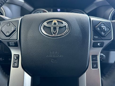 Used 2022 Toyota Tacoma SR5 RWD image 21