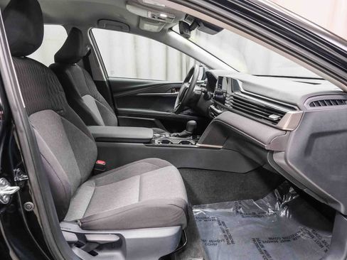 Used 2025 Toyota Camry LE w/ Convenience Package image 14