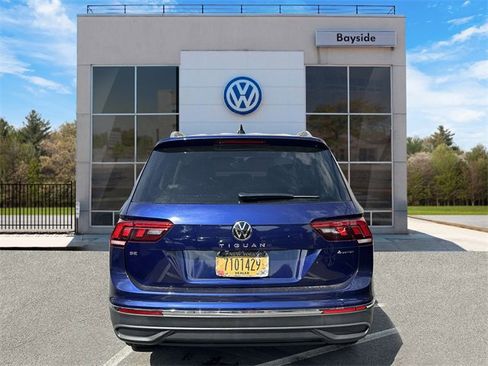 Certified 2022 Volkswagen Tiguan SE image 5