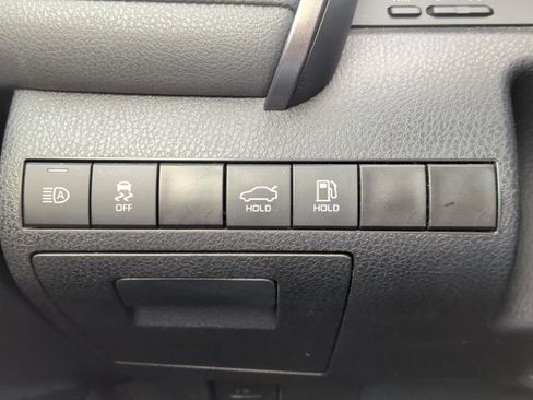 Used 2023 Toyota Camry SE FWD image 19