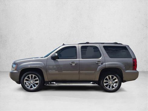 Used 2011 Chevrolet Tahoe LT w/ Luxury Package AWD/4WD image 8