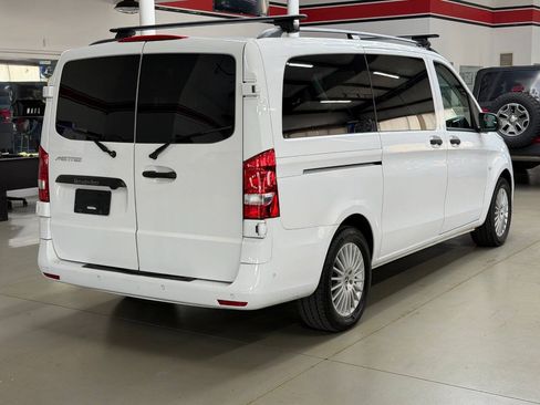 Used 2019 Mercedes-Benz Metris Passenger image 2