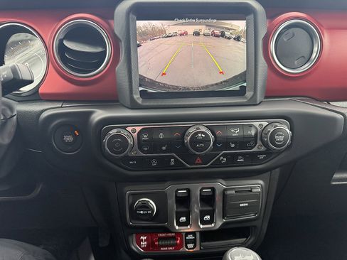 Used 2023 Jeep Wrangler Rubicon w/ Steel Bumper Group image 21