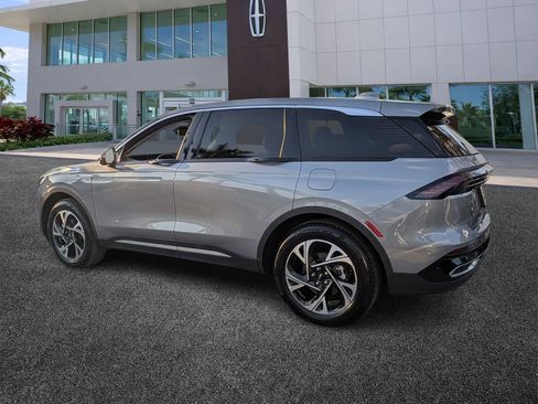 New 2025 Lincoln Nautilus Premier image 5