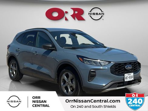 Used 2025 Ford Escape ST-Line image 3