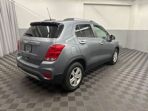 Used 2019 Chevrolet Trax LT w/ LT Convenience Package FWD image 5