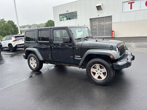 Used 2011 Jeep Wrangler Unlimited Sport AWD/4WD image 3