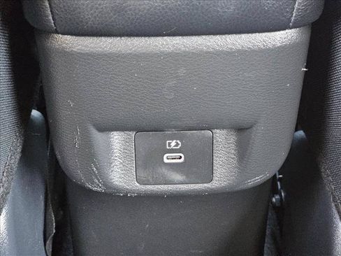 Used 2024 Nissan Versa SV FWD image 16
