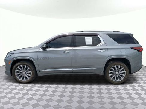 Used 2023 Chevrolet Traverse Premier FWD image 7