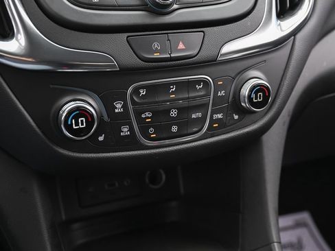 Used 2022 Chevrolet Equinox LT w/ Driver Convenience Package FWD image 31