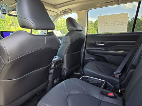 Used 2026 Toyota Grand Highlander FWD image 30