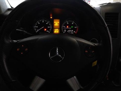 Used 2018 Mercedes-Benz Sprinter 2500 image 13