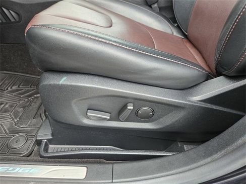 Used 2020 Ford Edge Titanium w/ Equipment Group 301A image 17