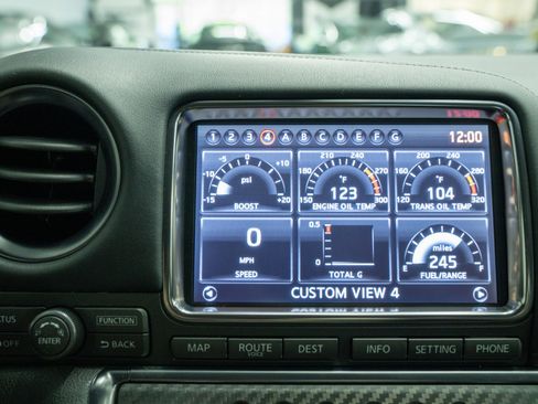 Used 2013 Nissan GT-R Premium image 25