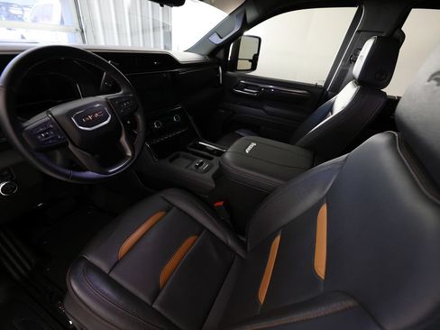 Used 2025 GMC Sierra 2500 AT4 w/ AT4 Premium Plus Package AWD/4WD image 19