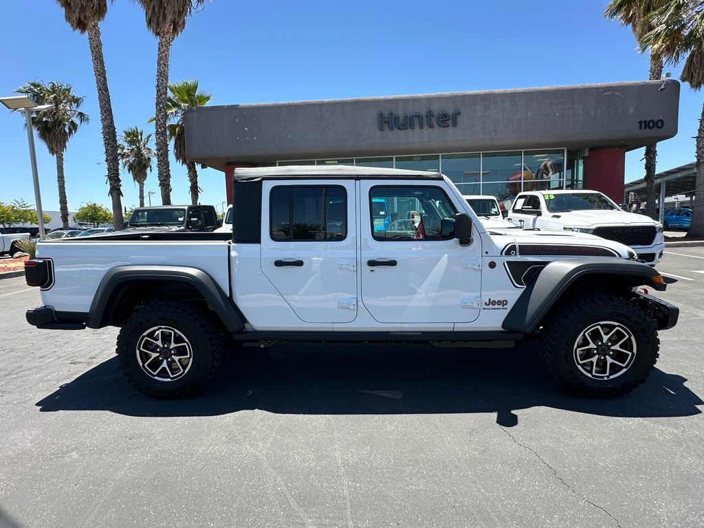 New 2026 Jeep Gladiator Mojave AWD/4WD image 9