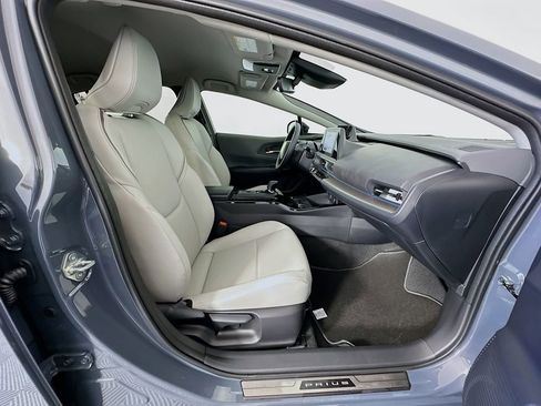 Used 2026 Toyota Prius XLE image 27