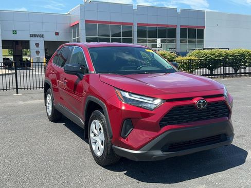 Certified 2025 Toyota RAV4 LE AWD/4WD image 3