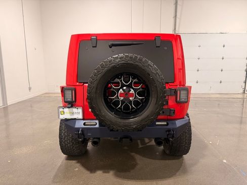 Used 2016 Jeep Wrangler Unlimited Sahara w/ Connectivity Group image 6