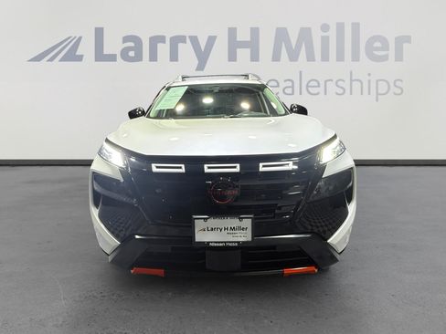 Used 2025 Nissan Rogue SV image 8