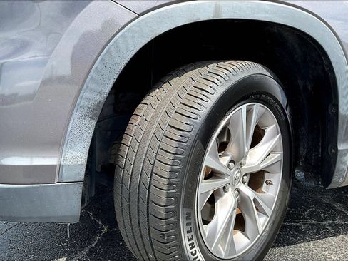 Used 2015 Toyota Highlander XLE FWD image 38