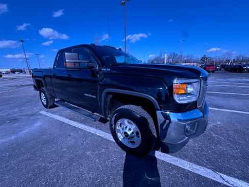 Used 2017 GMC Sierra 2500 SLE image 2
