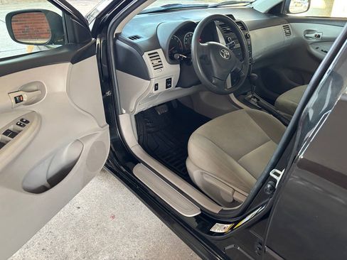Used 2013 Toyota Corolla L FWD image 13