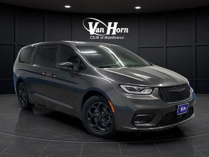 Used 2022 Chrysler Pacifica Touring-L w/ S Appearance Package