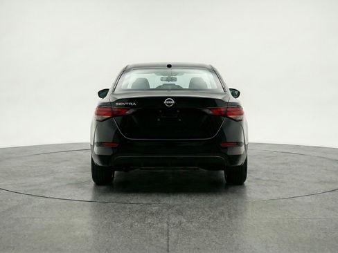 Used 2025 Nissan Sentra SV image 7