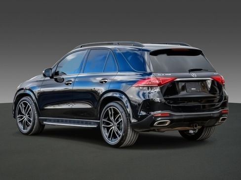 Used 2021 Mercedes-Benz GLE 450 4MATIC image 2