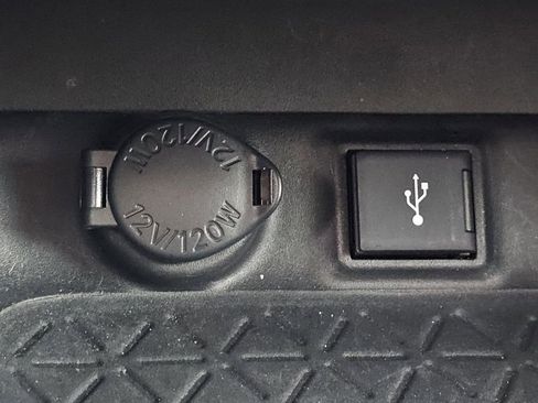Used 2021 Toyota RAV4 XLE Premium AWD/4WD image 17