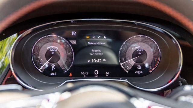 Used 2023 Bentley Bentayga AWD/4WD image 63