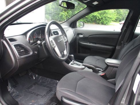 Used 2013 Chrysler 200 Touring w/ Cold Weather Group image 9