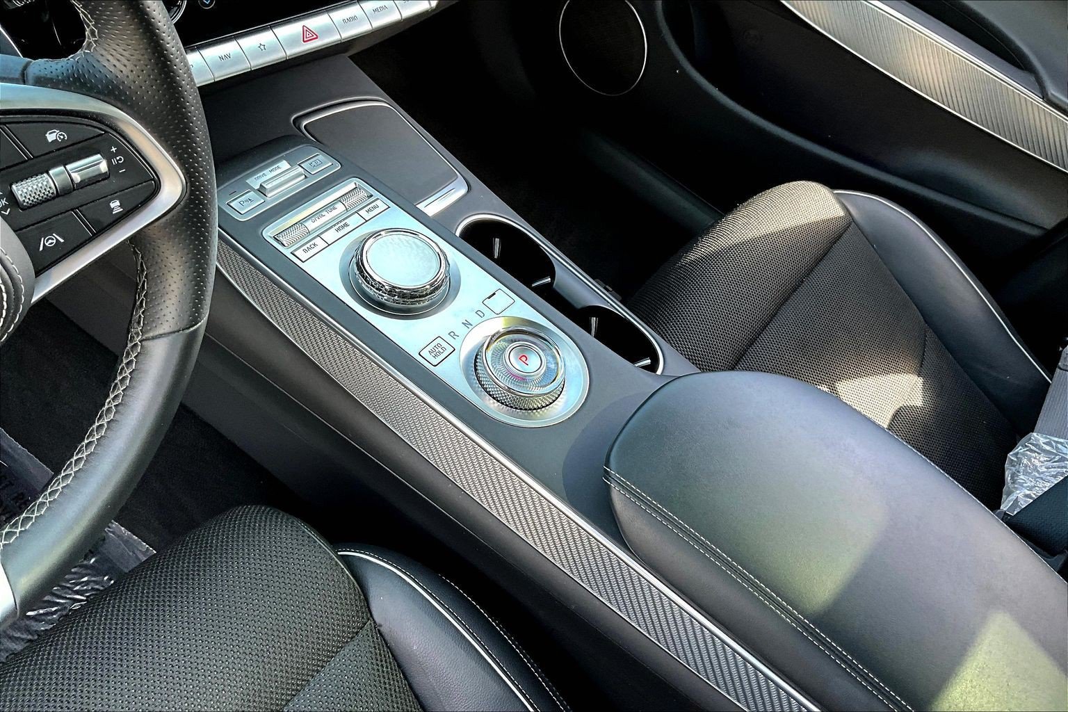 Used 2025 Genesis GV70 3.5T Sport AWD/4WD image 13
