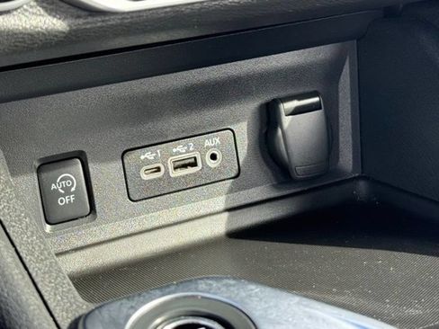 Used 2024 Nissan Sentra SV FWD image 17