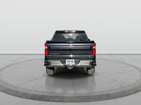 Used 2022 Chevrolet Silverado 1500 LT AWD/4WD image 7