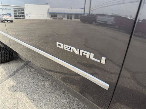 Used 2016 GMC Yukon Denali AWD/4WD image 9