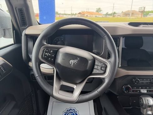 Used 2024 Ford Bronco Wildtrak AWD/4WD image 17