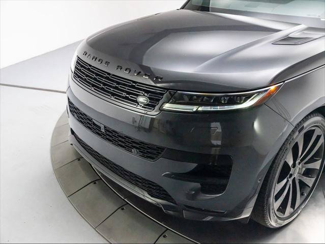 New 2026 Land Rover Range Rover Sport Dynamic SE AWD/4WD image 9